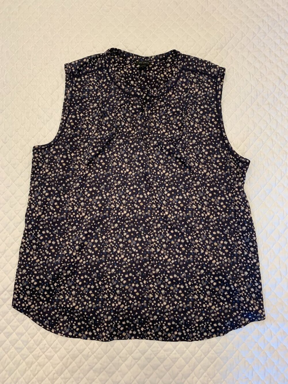 Women’s Ann Taylor Patterned Sleeveless Blouse XL